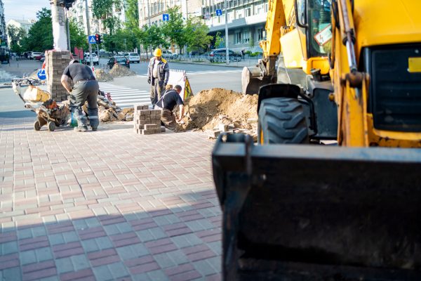 road-workers-repair-the-road-in-ukraine-road-repa-2025-03-13-01-00-05-utc